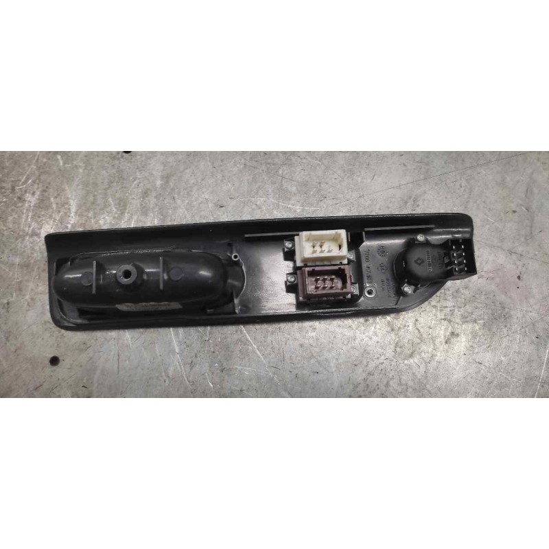 Recambio de mando elevalunas delantero izquierdo para renault laguna (b56) 1.9 dti carminat (a) referencia OEM IAM 7701699597 2