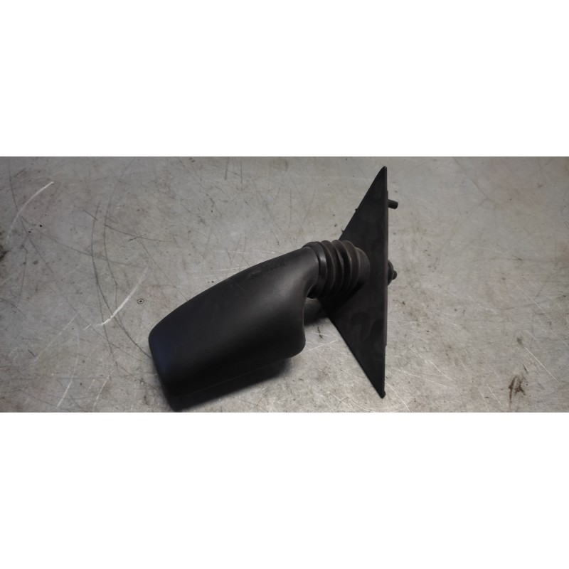 Recambio de retrovisor izquierdo para peugeot 205 berlina 1.8 diesel referencia OEM IAM 2
