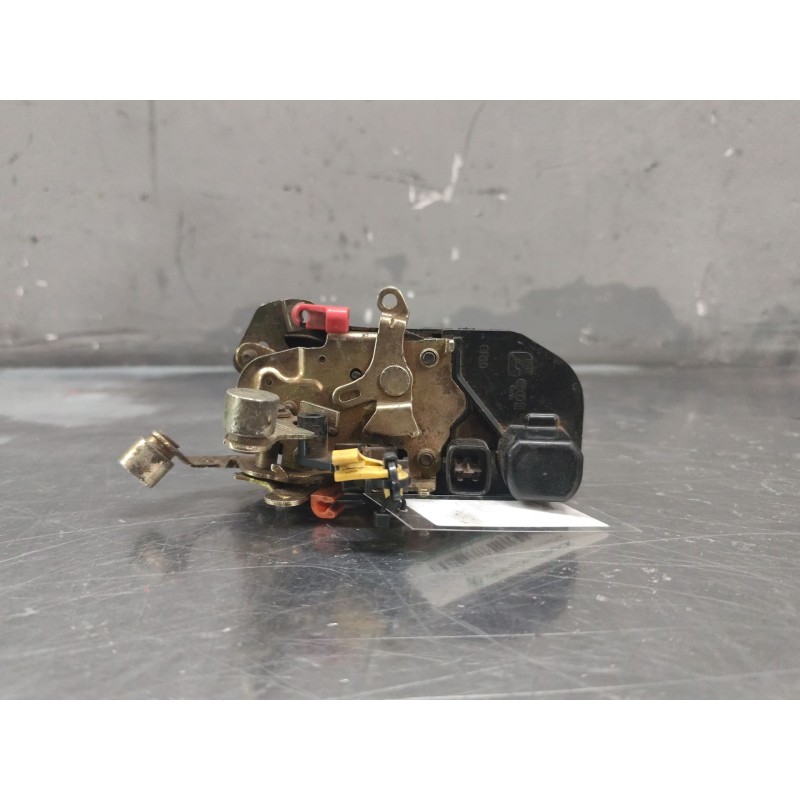 Recambio de cerradura puerta delantera derecha para chrysler voyager (rg) 2.5 crd grand voyager limited referencia OEM IAM  4 PI 3