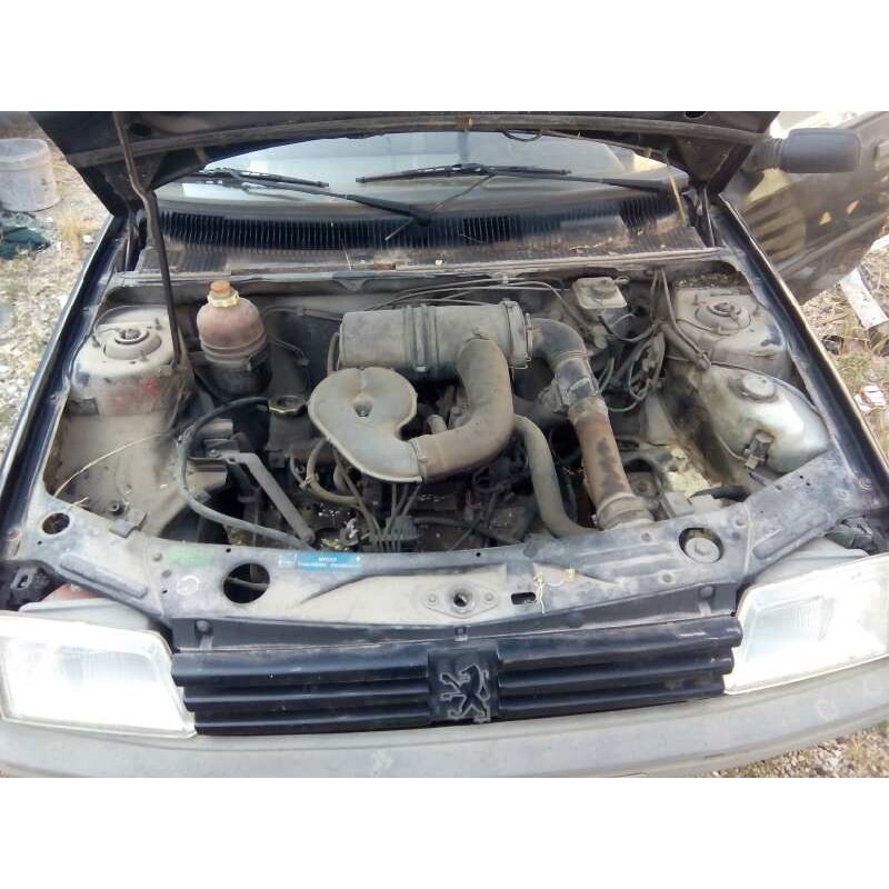 PEUGEOT 205 BERLINA