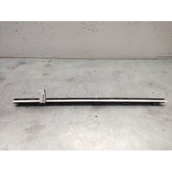 MOLDURA PUERTA DELANTERA DERECHA 
