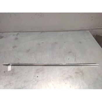 MOLDURA PUERTA TRASERA IZQUIERDA 