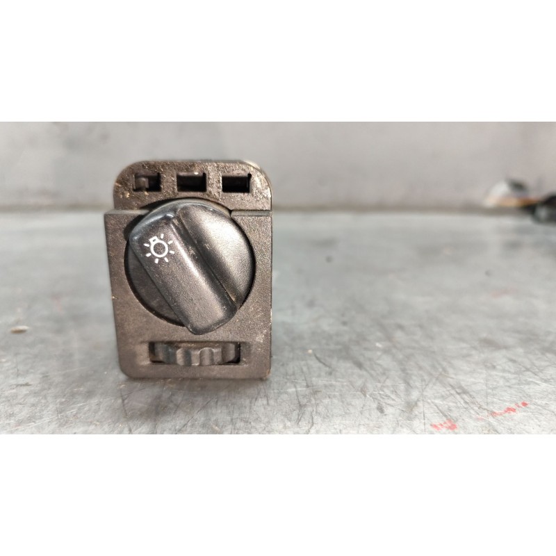 Recambio de mando luces para opel combo (corsa b) 1.4 cat (2h6) referencia OEM IAM 90481764  