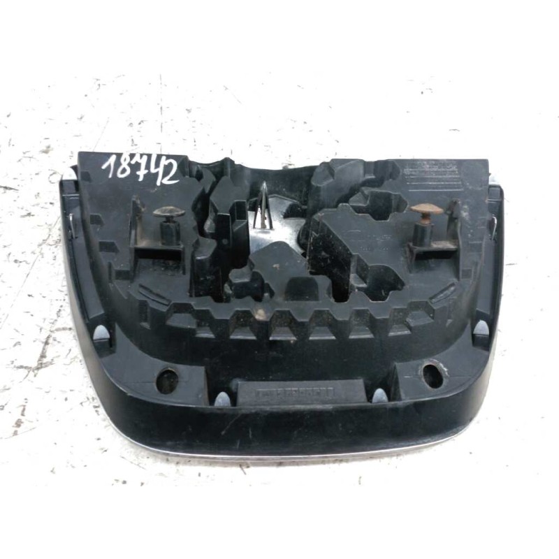 Recambio de rejilla delantera central para peugeot 207 x-line referencia OEM IAM - Naranja 2