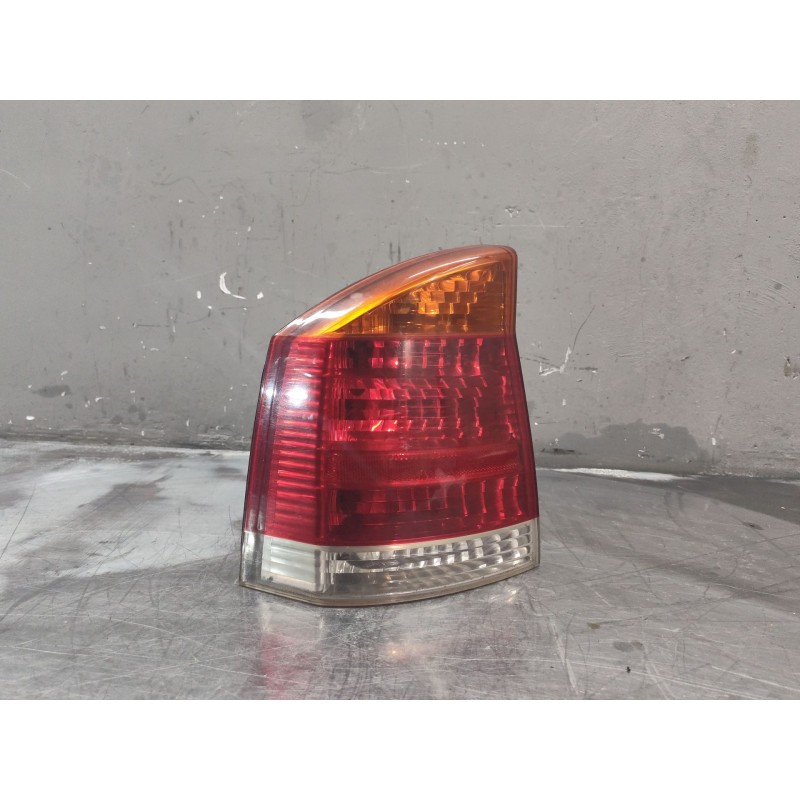 Recambio de piloto trasero derecho para opel vectra c berlina club referencia OEM IAM 13130642  