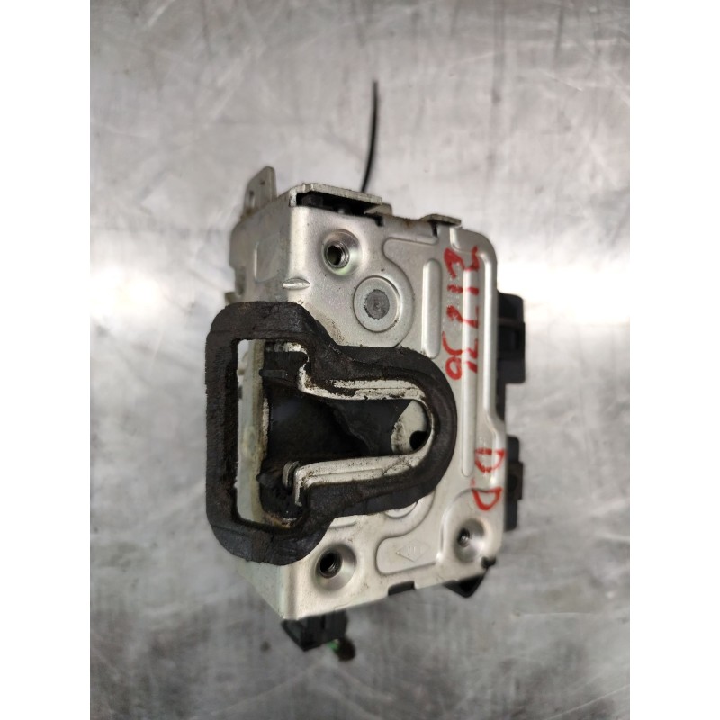 Recambio de cerradura puerta delantera derecha para dacia duster ambiance 4x2 referencia OEM IAM 8200735224  
