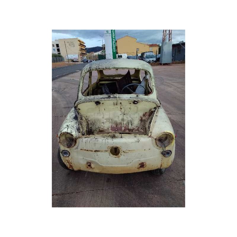 SEAT 600