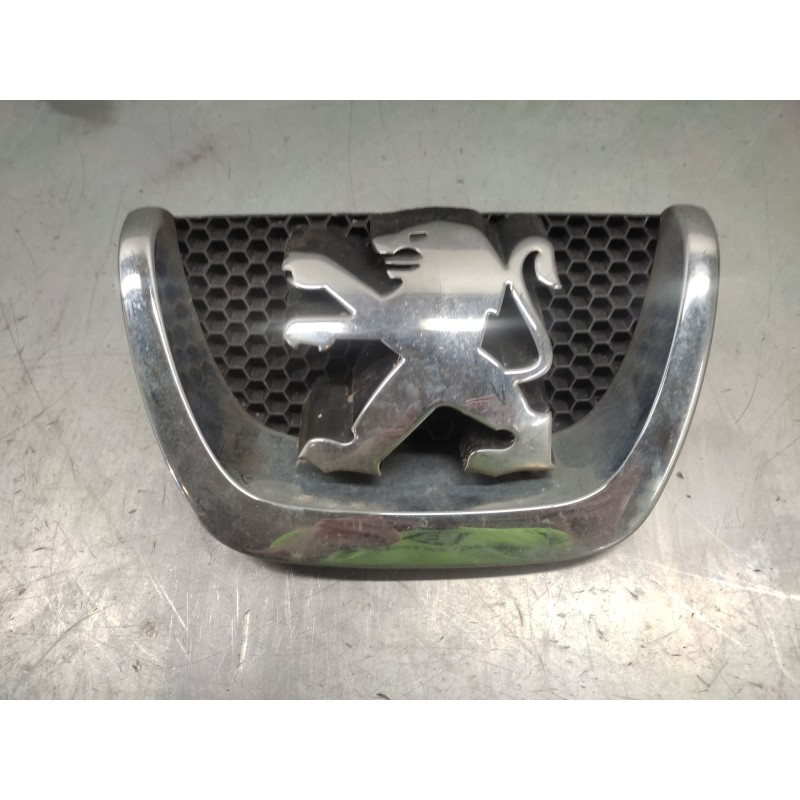 Recambio de emblema para peugeot 207 urban referencia OEM IAM   