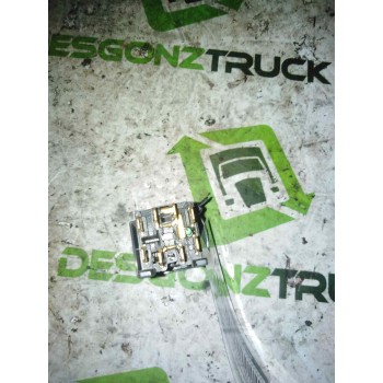 Recambio de boton antiniebla para nissan trucks atleon 140 referencia OEM IAM 253709X401  