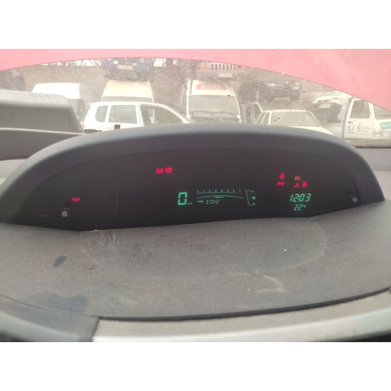 Recambio de cuadro instrumentos para toyota yaris 1.0 cat referencia OEM IAM   