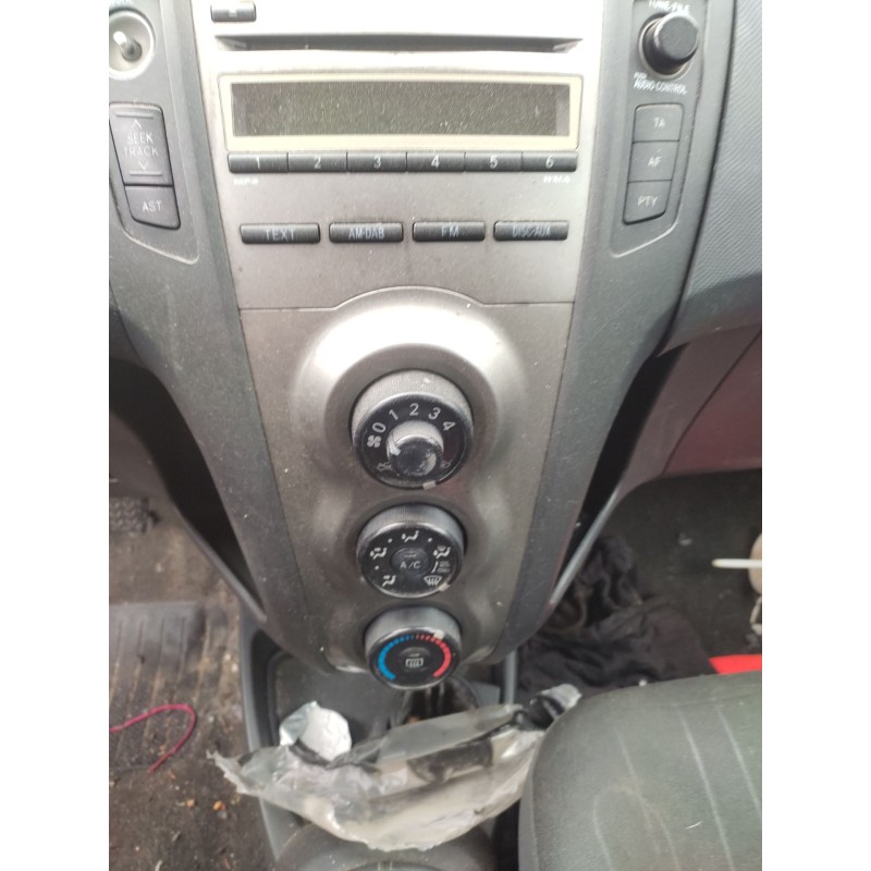 Recambio de mando calefaccion / aire acondicionado para toyota yaris 1.0 cat referencia OEM IAM   