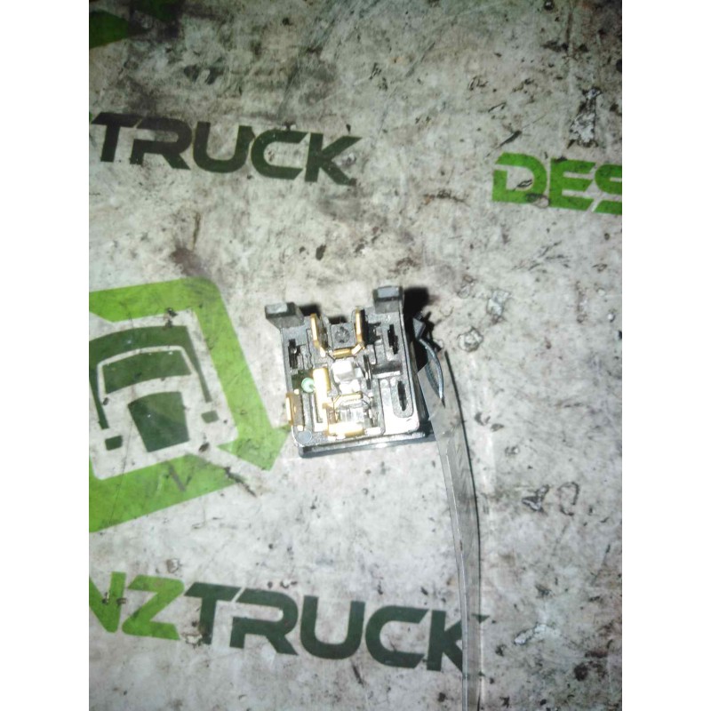 Recambio de interruptor para nissan trucks atleon 140 referencia OEM IAM 253829X000 - Blanco 2