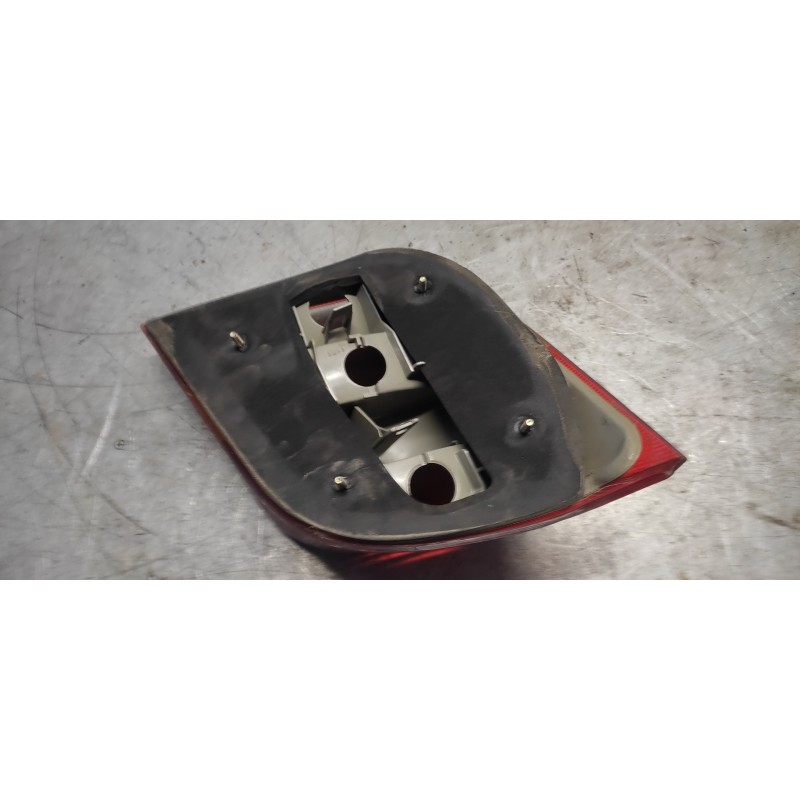 Recambio de piloto trasero derecho para ford fiesta berl./courier surf referencia OEM IAM 2
