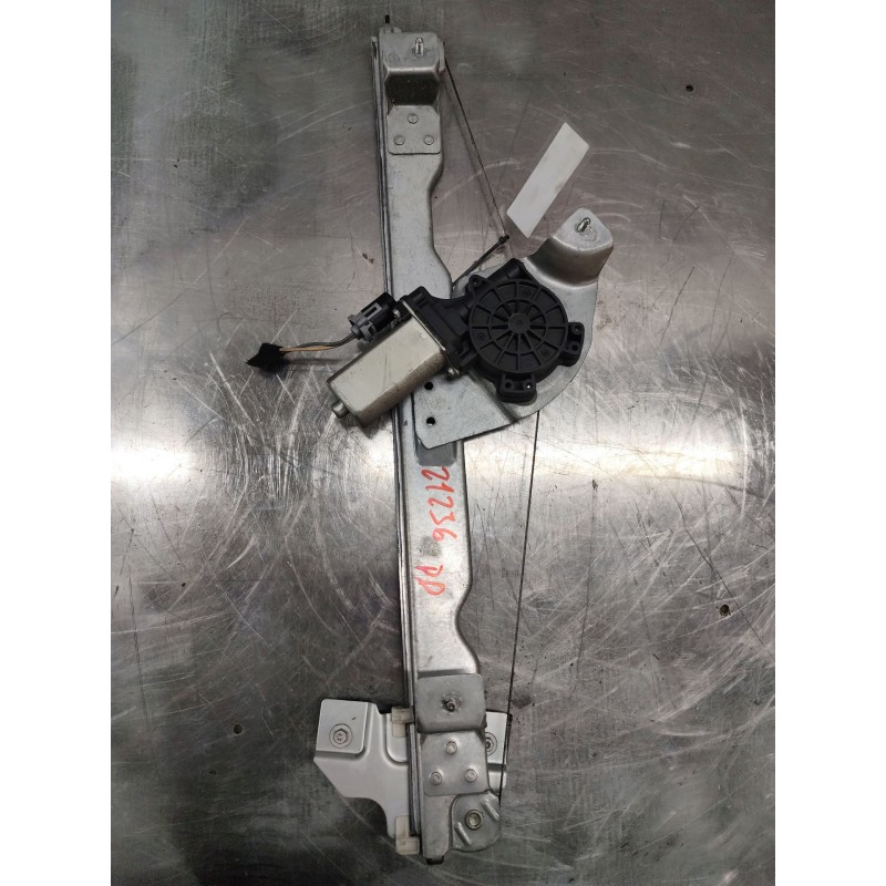 Recambio de elevalunas delantero derecho para dacia duster ambiance 4x2 referencia OEM IAM 82007338280  