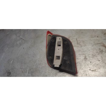 Recambio de piloto trasero derecho para ford fiesta berl./courier surf referencia OEM IAM   