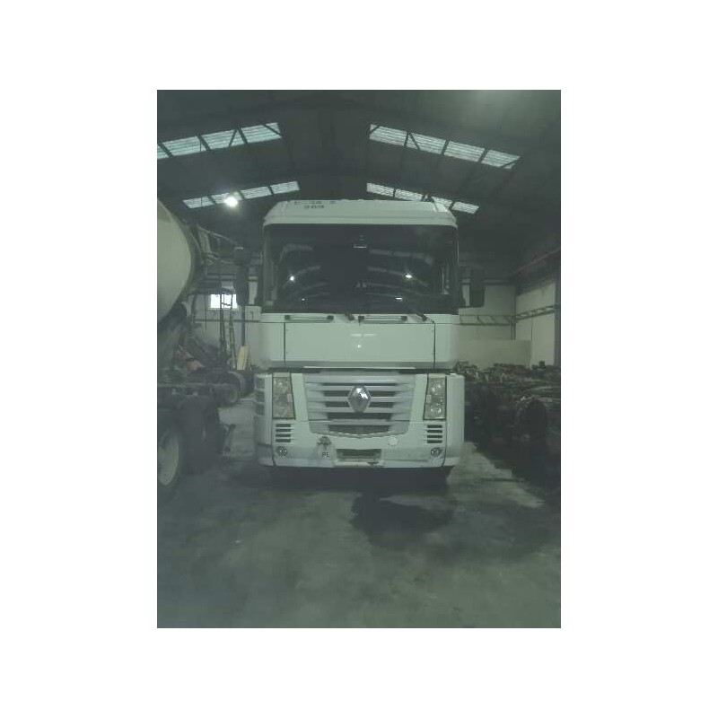 RENAULT MAGNUM AB 2005
