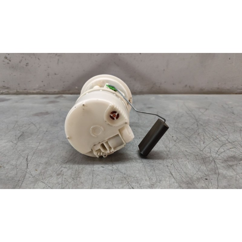 Recambio de aforador para dacia sandero ii (b8_) 1.2 referencia OEM IAM 172022377R - Blanco 2