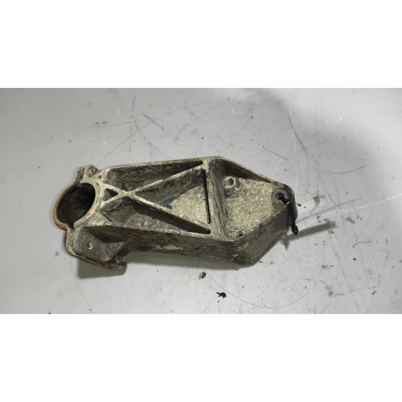 Recambio de soporte guardabarros trasero para daf xf 105 fa 105.460 (462cv) referencia OEM IAM   