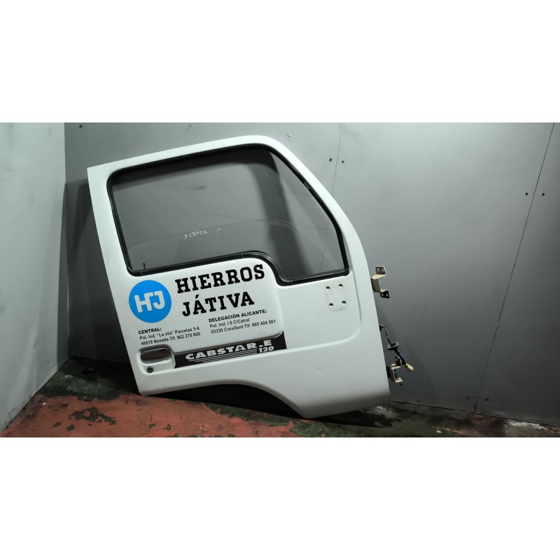 Recambio de puerta delantera derecha para nissan cabstar e 3.0 diesel referencia OEM IAM H0100F3900  
