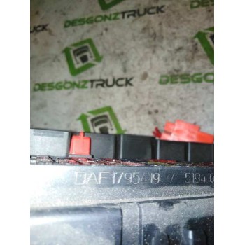 Recambio de caja reles / fusibles para daf serie xf105.xxx fsa 4x2 space-cab referencia OEM IAM 1795419  