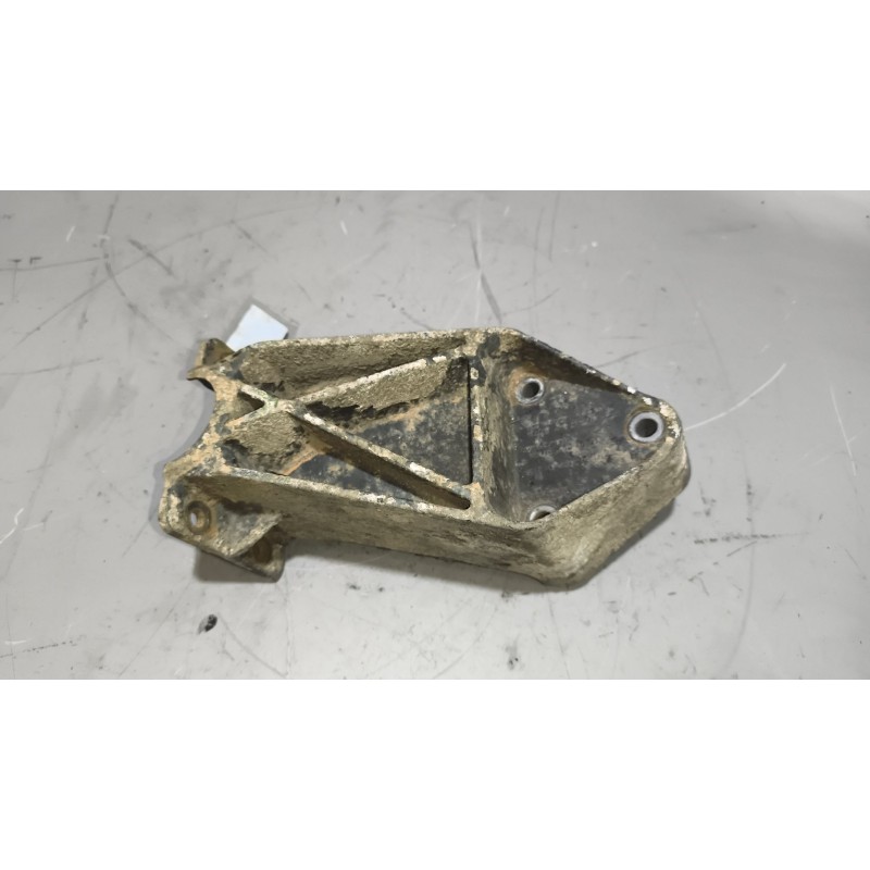 Recambio de soporte guardabarros trasero para daf xf 105 fa 105.460 (462cv) referencia OEM IAM   