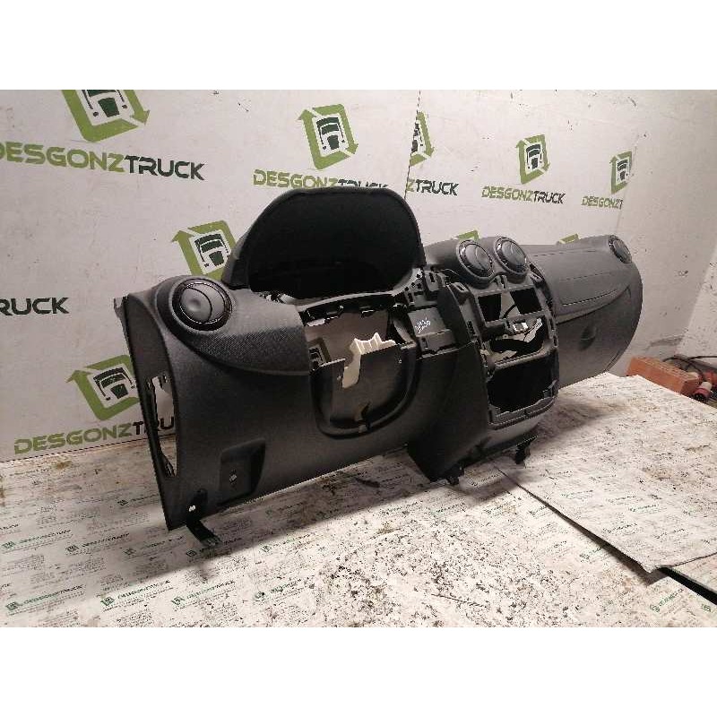 Recambio de salpicadero para dacia duster ambiance 4x2 referencia OEM IAM - Gris 3