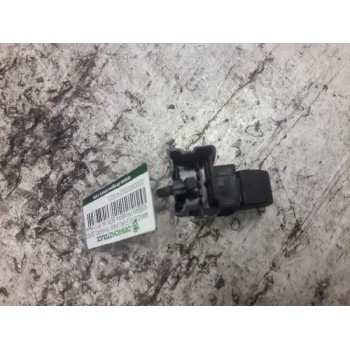 Recambio de mando elevalunas trasero derecho para nissan primera hatchback (p11) 2.0 td referencia OEM IAM   