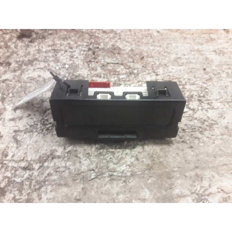 Recambio de pantalla multifuncion para renault megane ii berlina 5p confort authentique referencia OEM IAM 8200107839 216676711X - Negro