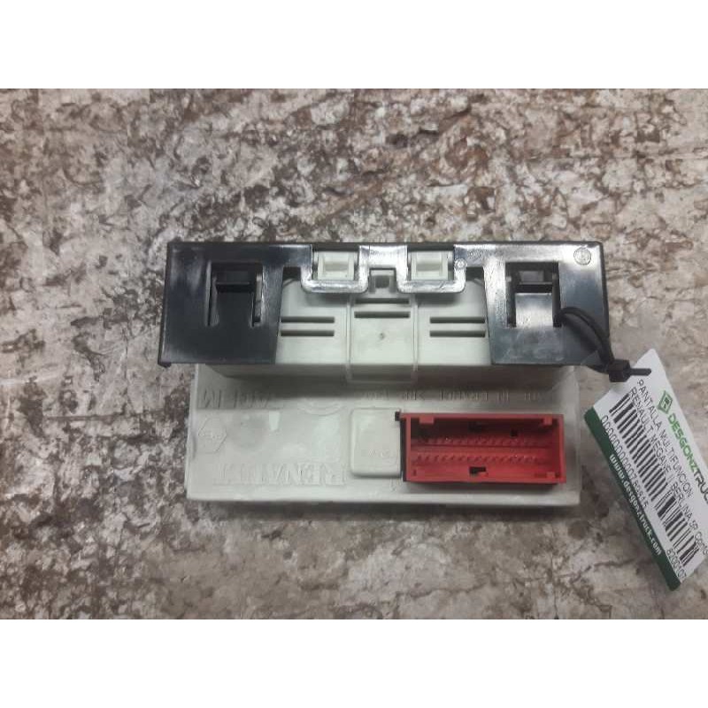 Recambio de pantalla multifuncion para renault megane ii berlina 5p confort authentique referencia OEM IAM 8200107839 216676711X - Negro 2