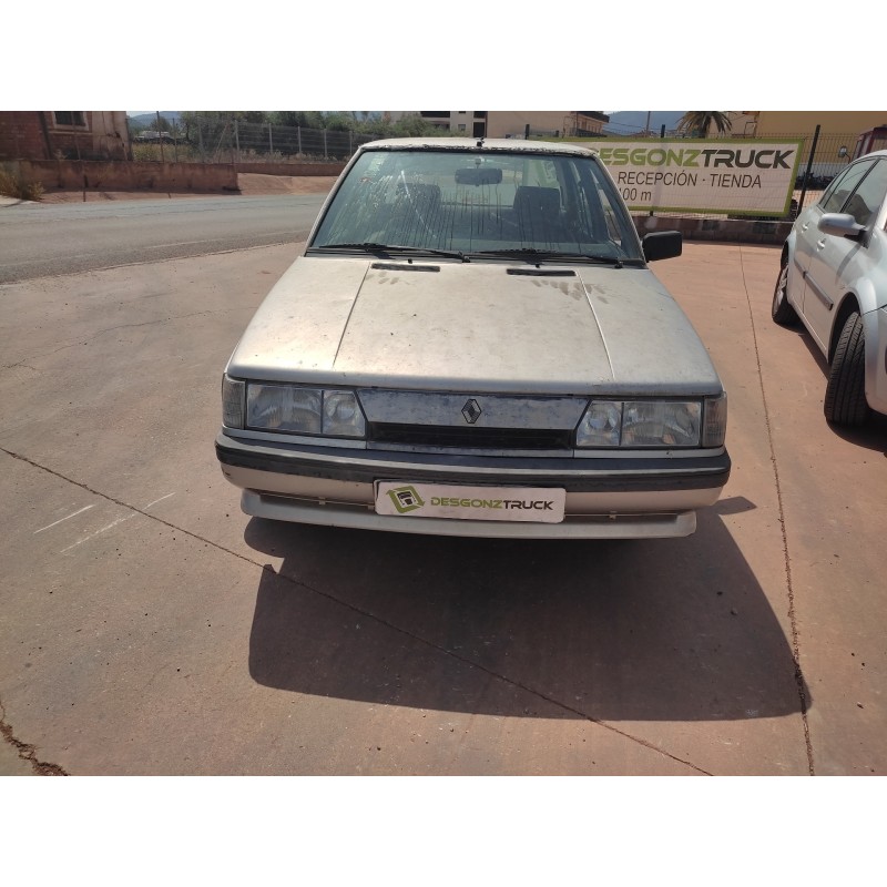 RENAULT 9