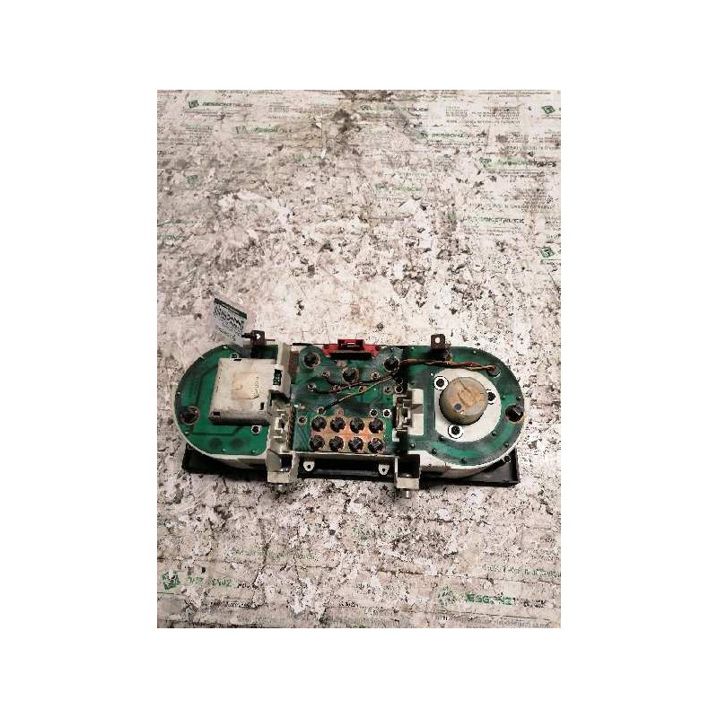 Recambio de cuadro instrumentos para alfa romeo 33 berlina 1.5 referencia OEM IAM 8240239900 2