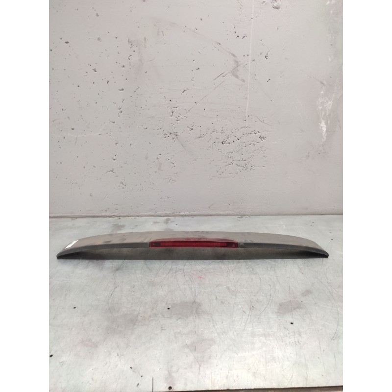 Recambio de aleron trasero para renault clio ii fase ii (b/cb0) 1.2 referencia OEM IAM 7700410897  