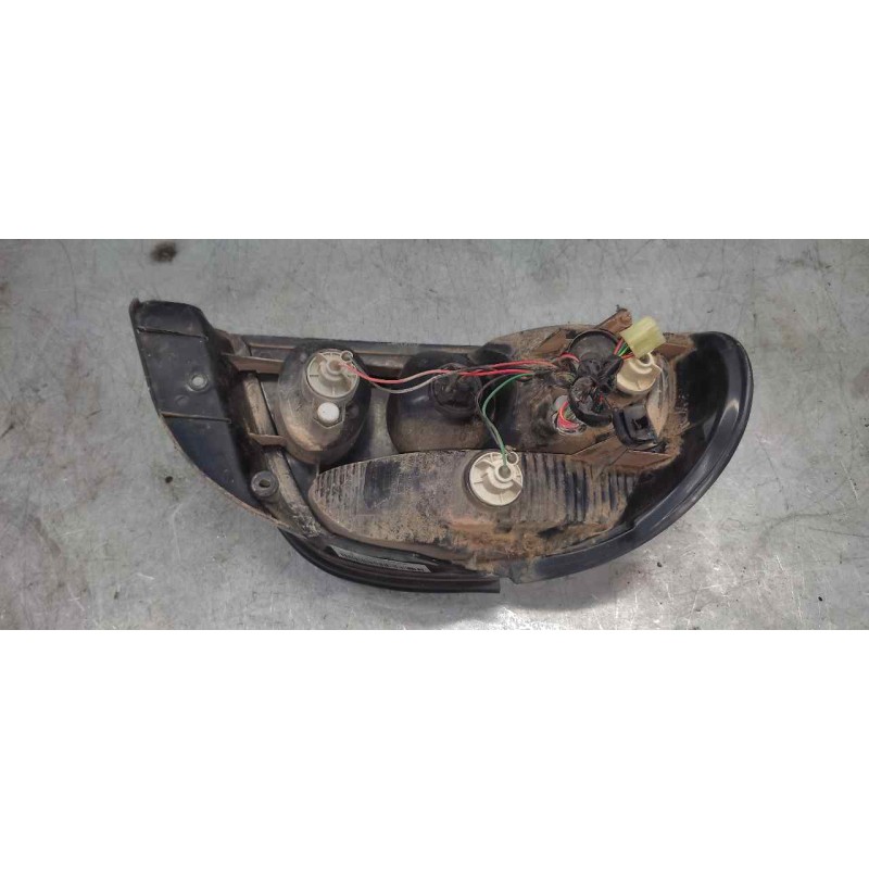 Recambio de piloto trasero derecho para kia sephia ll ls referencia OEM IAM - Gris 2