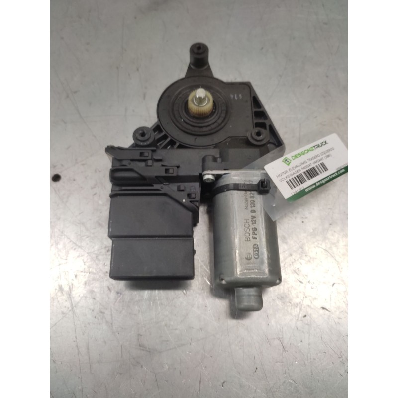 Recambio de motor elevalunas trasero izquierdo para volkswagen passat variant (3b6) referencia OEM IAM 3B9839751BF  