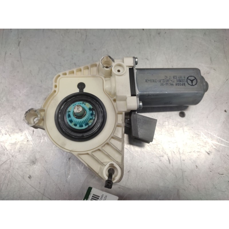 Recambio de motor elevalunas delantero izquierdo para mercedes-benz clase b (w245) 200 (245.233) referencia OEM IAM A1698201742 