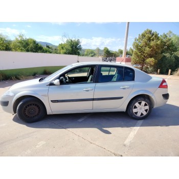 renault megane ii classic berlina del año 2004