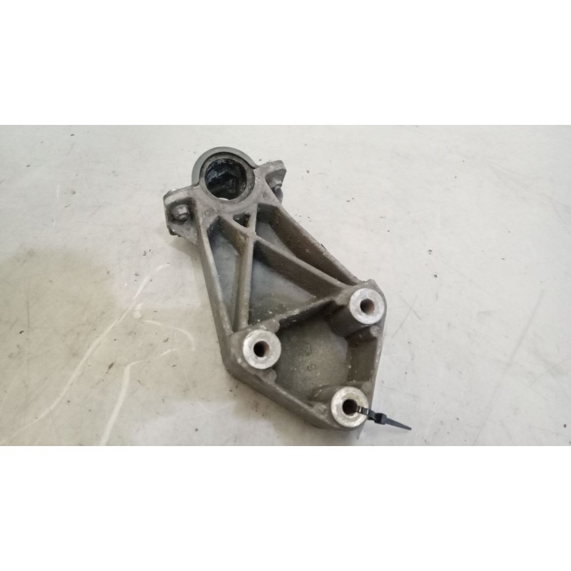 Recambio de soporte guardabarros trasero para daf serie xf105.xxx 12.9 diesel referencia OEM IAM   
