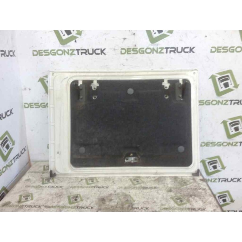 Recambio de moldura trasera cabina para volvo fh referencia OEM IAM IZQUIERDA TAPA CAJON HERRAMIENTAS - Blanco 2