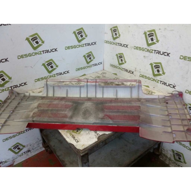 Recambio de rejilla delantera central para renault magnum e-tech 2000  12.0 diesel referencia OEM IAM 5010468565 - Rojo 2