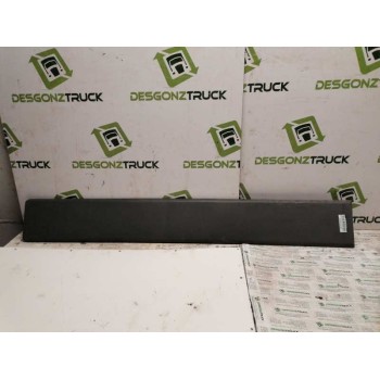 MOLDURA PUERTA TRASERA IZQUIERDA 1306606070 PARTE CENTRAL 