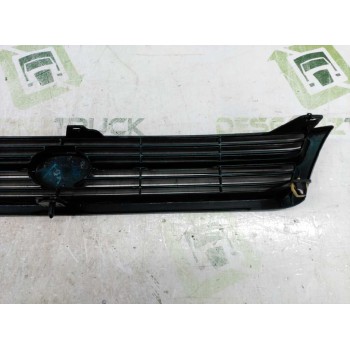 Recambio de rejilla delantera central para toyota carina (t19) 1.6 xl (5-ptas.) referencia OEM IAM   