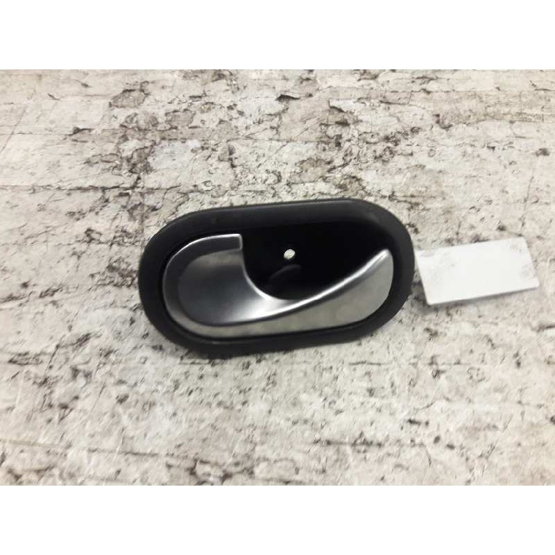 Recambio de maneta interior delantera izquierda para renault megane ii classic berlina confort authentique referencia OEM IAM 82 - Rojo