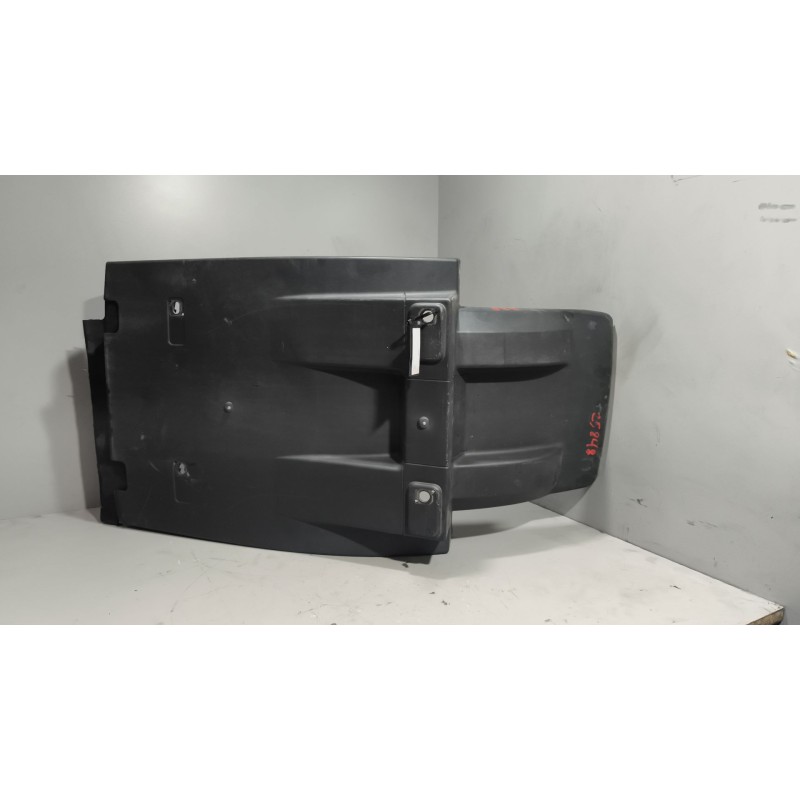 Recambio de guardabarros delantero derecho para volvo fh xxx referencia OEM IAM 82637711  