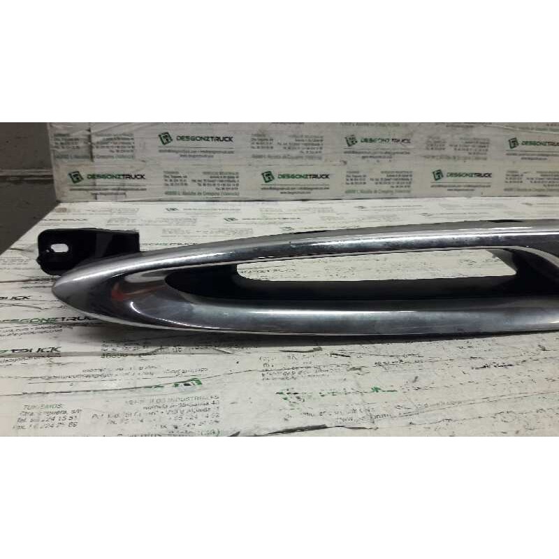 Recambio de rejilla delantera central para ford escort berl./turnier atlanta berlina referencia OEM IAM - Azul 2