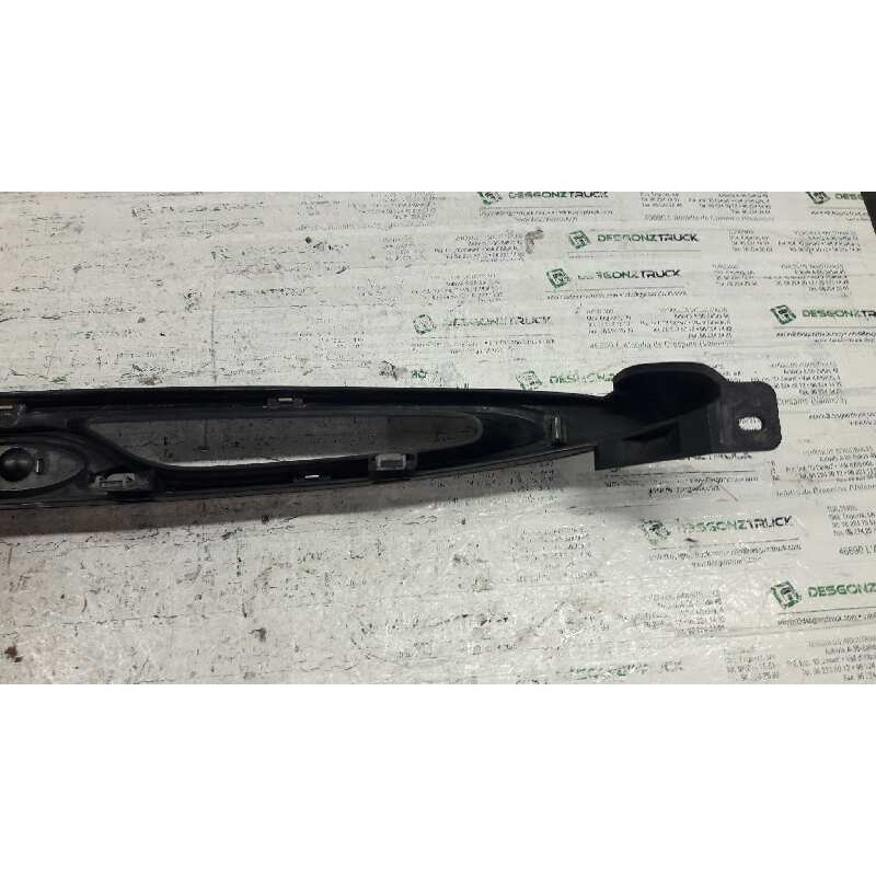 Recambio de rejilla delantera central para ford escort berl./turnier atlanta berlina referencia OEM IAM - Azul 5