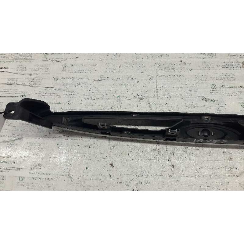Recambio de rejilla delantera central para ford escort berl./turnier atlanta berlina referencia OEM IAM - Azul 6