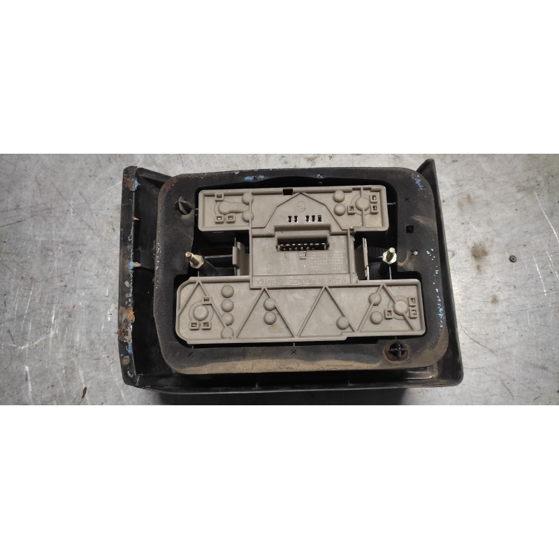Recambio de piloto trasero izquierdo para renault 19 hatchback (b/c53) gtd referencia OEM IAM 2