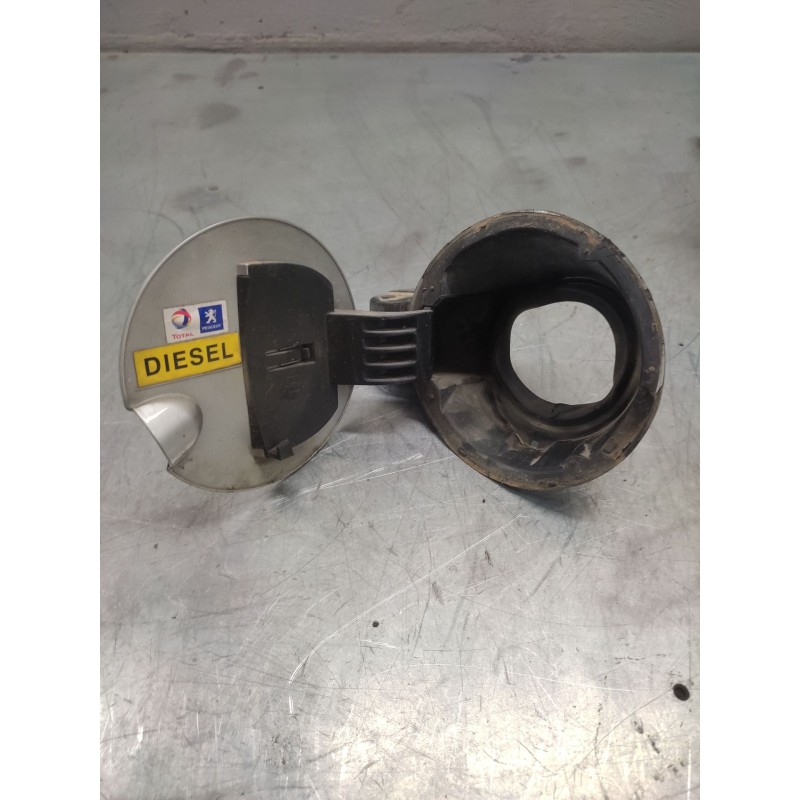 Recambio de tapa exterior combustible para peugeot 207 urban referencia OEM IAM - Plata 4