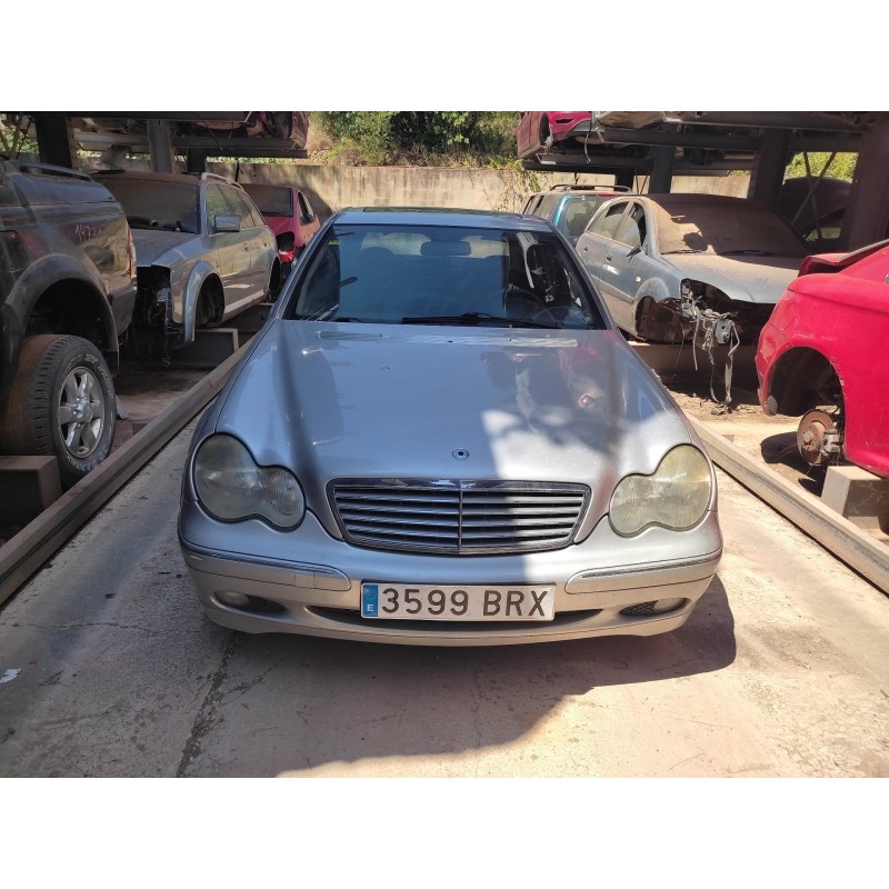 mercedes-benz clase c (w203) berlina del año 2001