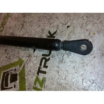 Recambio de bombin calandra para nissan trucks atleon 110 referencia OEM IAM 654709X000  